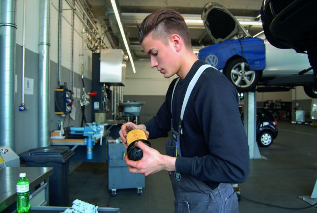 Automobil-Assistent/-in BA