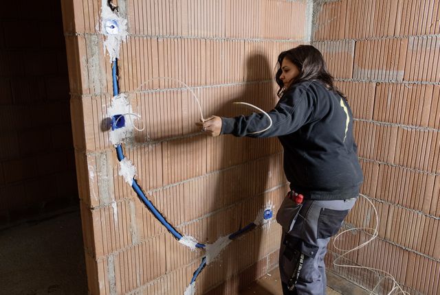 Montage-Elektriker/-in FZ