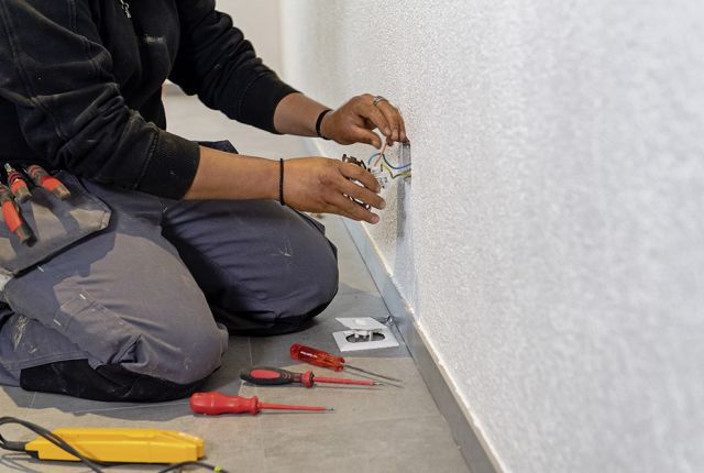 Montage-Elektriker/-in FZ